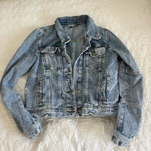 Size small: Free people Jean jacket